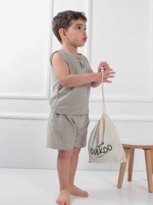 Alternative view of Erkek Çocuk Askılı Şortlu Müslin Takım Gri
